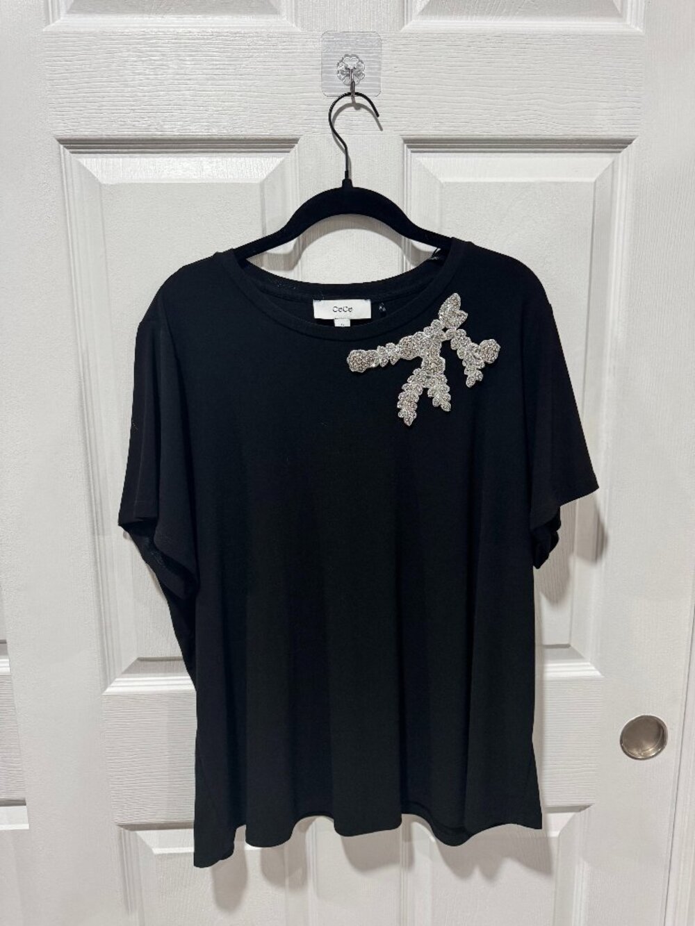 CeCe women's 2X black short sleeve blouse top beaded floral appliqué stretch